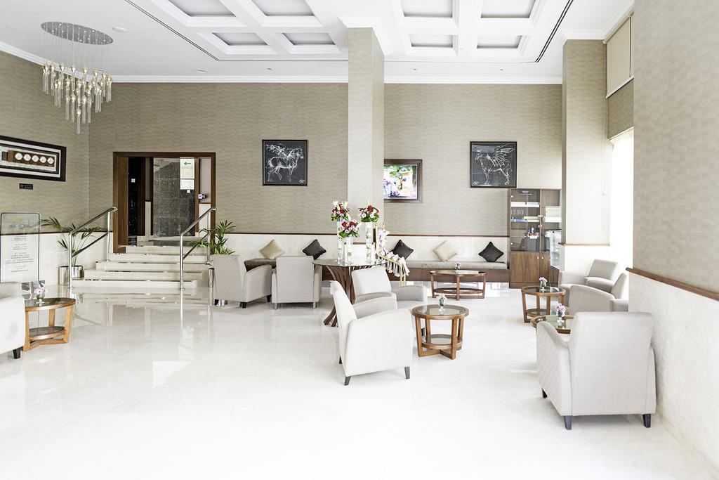 Emirates Plaza Hotel Abu Dabi Exterior foto